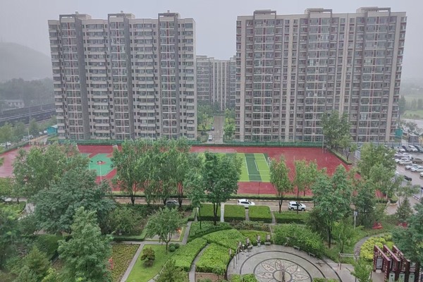 七月的雨腳 叩響兒時(shí)記憶