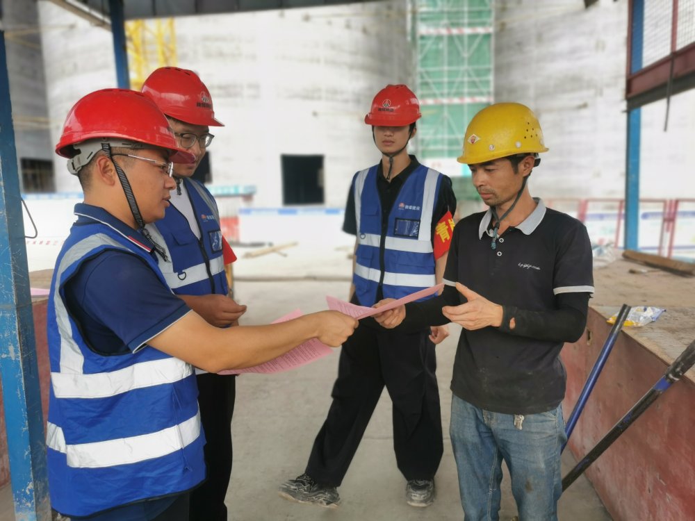 “炎值”勁爆！看陜煤建設(shè)韓城分公司土建十一項(xiàng)目部如何積極應(yīng)對高溫“烤”驗(yàn)