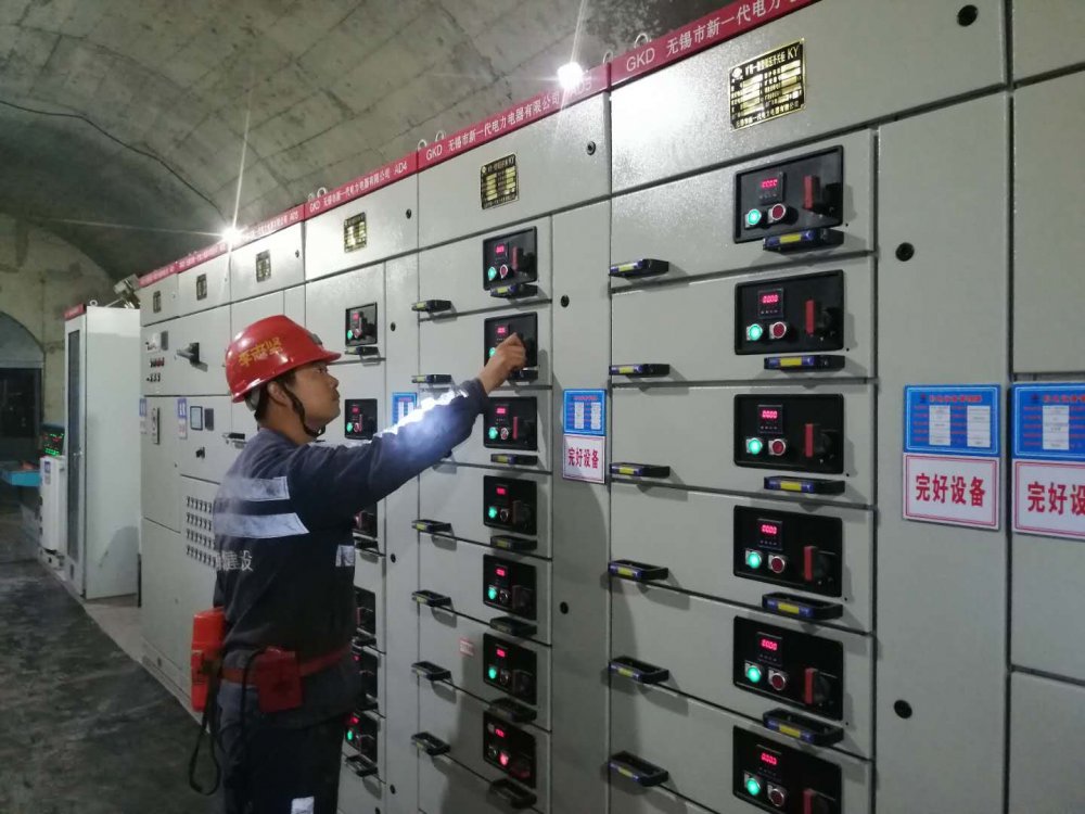 陜煤建設(shè)渭南分公司第一安裝項(xiàng)目部：你戰(zhàn)高溫，我送清涼，這個(gè)夏天不服“暑”