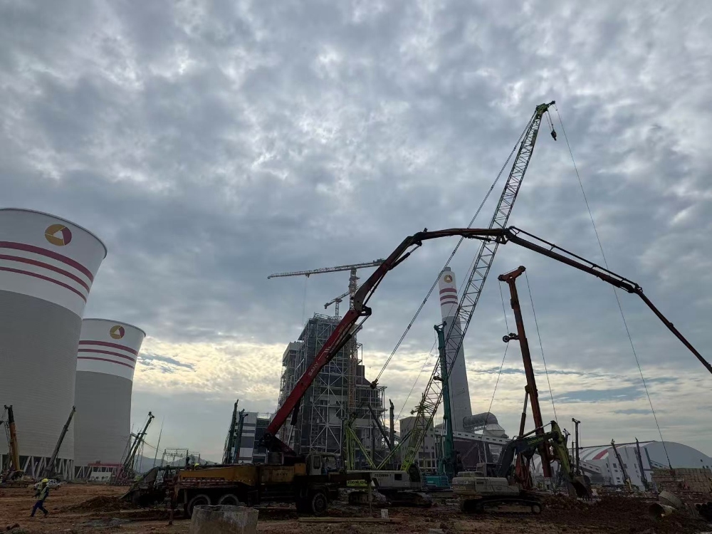 24小時鏖戰(zhàn)！陜煤電力上高有限公司2x1000MW清潔煤電擴(kuò)建項目煤倉間灌注樁圓滿完成