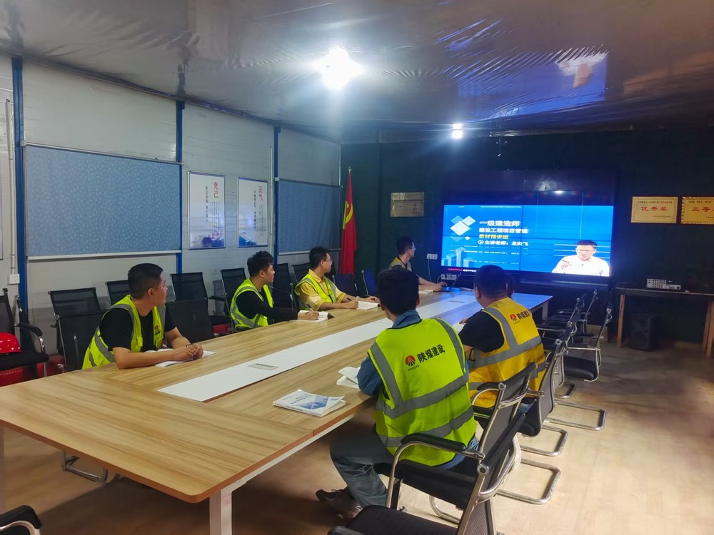 燈光映初心！陜煤建設(shè)銅煤公司基層職工備戰(zhàn)一建熱潮涌