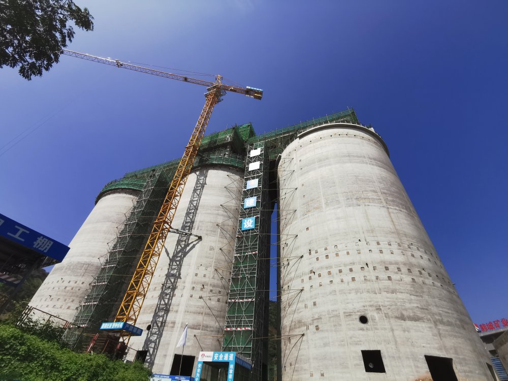 陜煤建設(shè)韓城分公司土建十一部：中秋月照施工路，國(guó)慶情燃建設(shè)魂