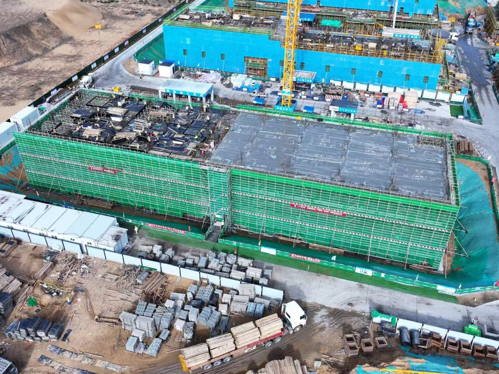 戰(zhàn)荒漠、搶節(jié)點(diǎn)！陜煤建設(shè)天工公司土建第五項(xiàng)目部以“鐵軍擔(dān)當(dāng)”推進(jìn)榆林化學(xué)二期建設(shè)