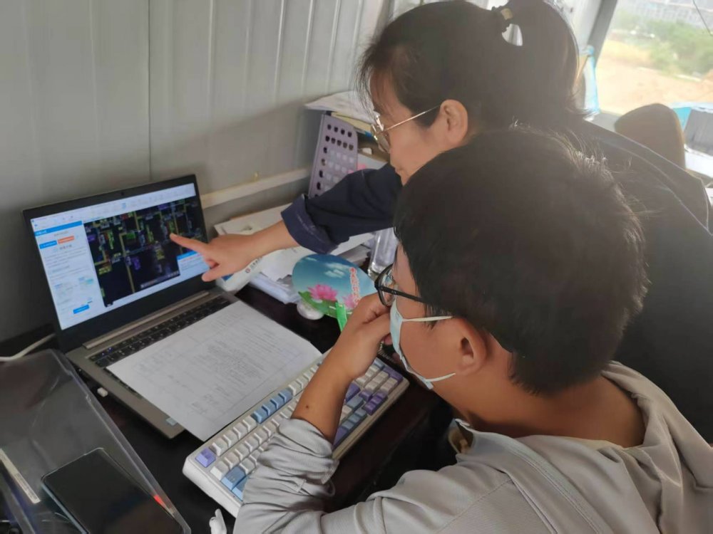 陜煤建設(shè)韓城分公司土建一項(xiàng)目部：巾幗力量綻芳華，鏗鏘玫瑰別樣紅