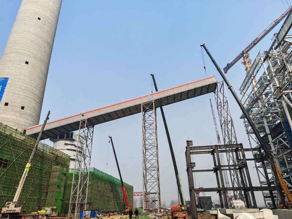 突破“空中走廊”！陜煤建設(shè)韓城分公司土建十六項目部承建的陜煤信陽超超臨界工程裝配式輸煤棧橋建設(shè)再傳捷報