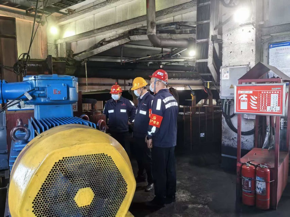 陜煤建設(shè)洗選煤運(yùn)營公司檸條塔運(yùn)營項(xiàng)目部黨支部開展“黨建護(hù)航保安全 年末攻堅(jiān)顯擔(dān)當(dāng)”主題黨日活動(dòng)