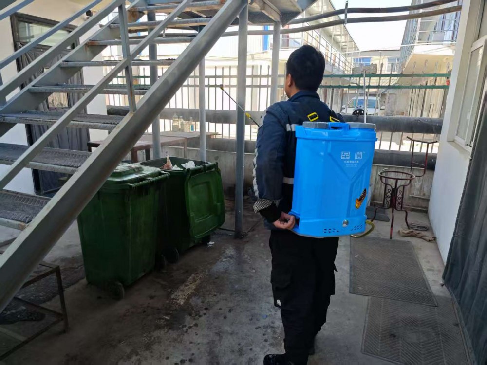 陜煤建設(shè)煤礦運(yùn)營服務(wù)分公司：冬日雙線守護(hù)，溫暖與精準(zhǔn)并行