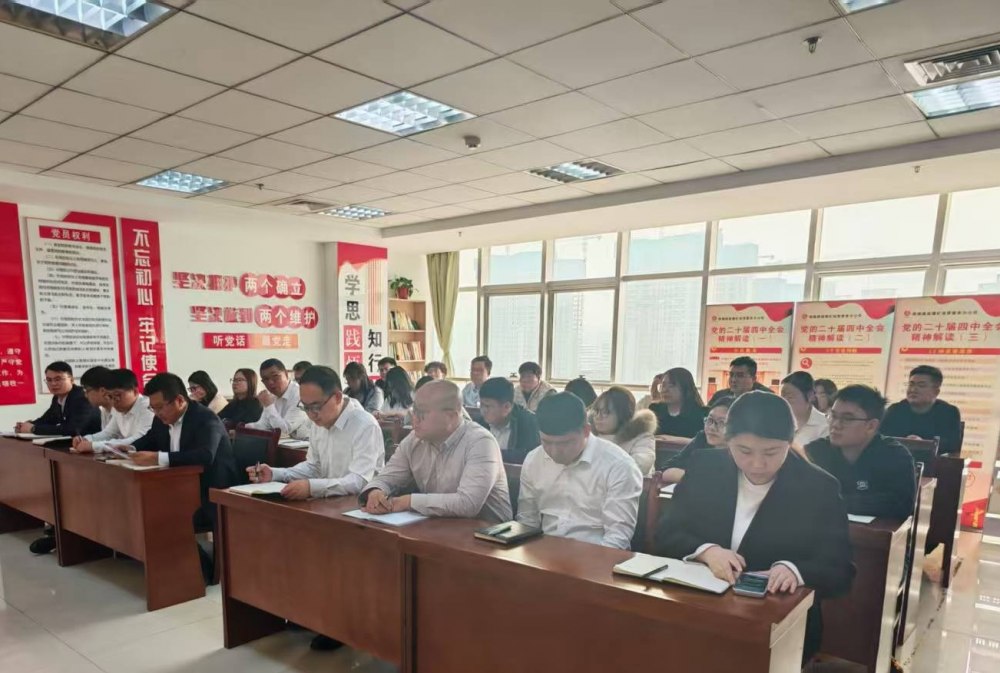 陜煤建設(shè)煤礦運(yùn)營服務(wù)分公司：借兩會(huì)春風(fēng) 抬奮進(jìn)龍頭