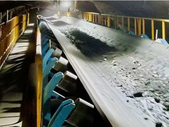 陜煤建設機電安裝公司涌鑫項目部攻堅17天高效完成長距離帶式輸送機安裝工程