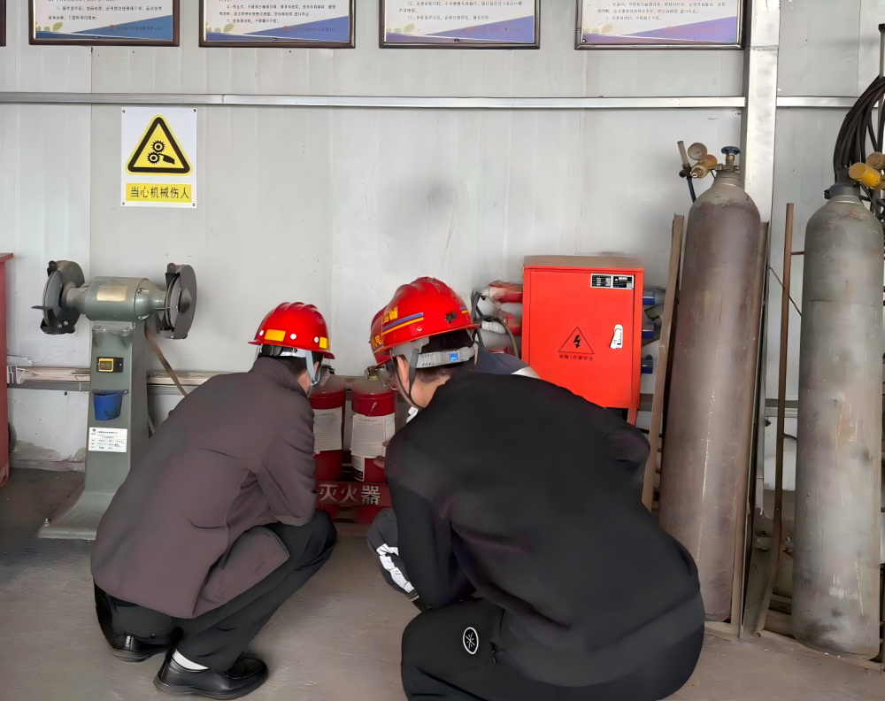 陜煤建設(shè)機(jī)電安裝公司涌鑫項(xiàng)目部：打好夏季安全“組合拳” 筑牢項(xiàng)目建設(shè)“防火墻”